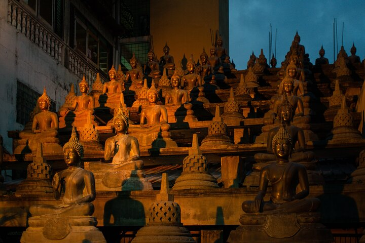 Gangaramaya Buddha Statues Colombo, Srilanka